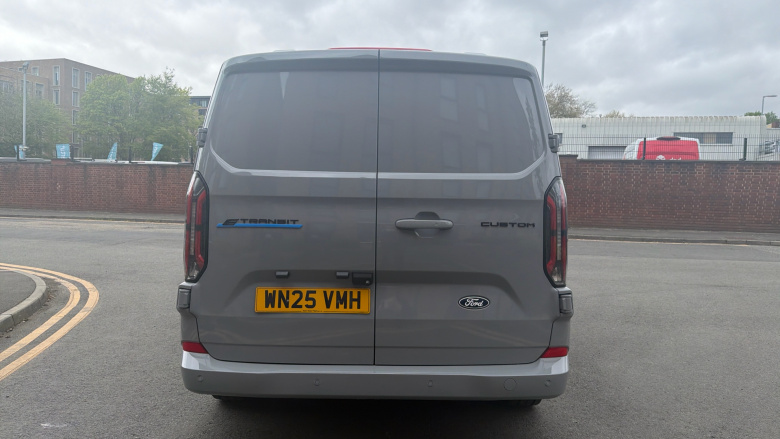 Ford Transit Custom E-320 L1 Rwd 100kW 65kWh H1 Van Limited Auto